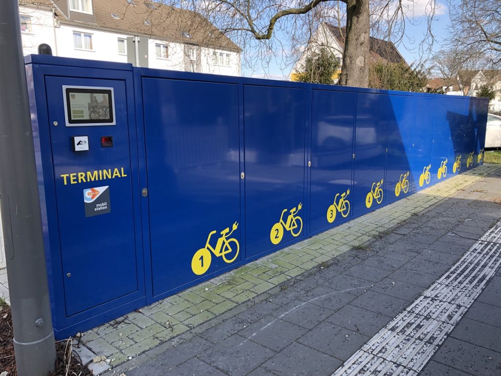 LockTec Fahrradbox am Bahnhof in Geilenkirchen Vorderseite